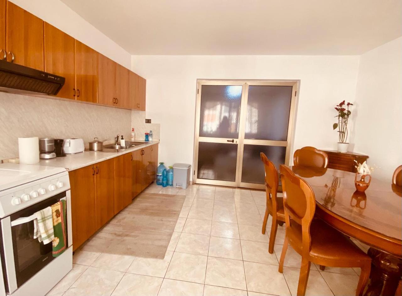 Apartment Tirana Exterior photo